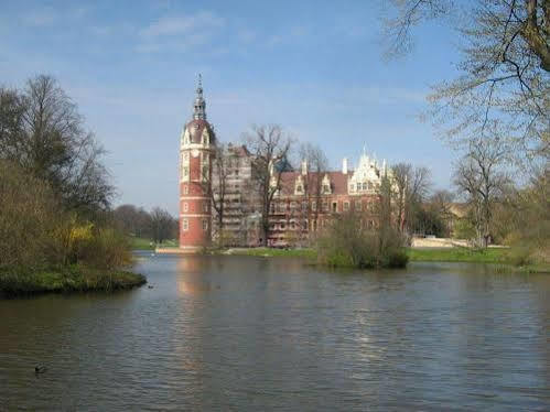 Am Schlossbrunnen Bad Muskau Eksteriør billede